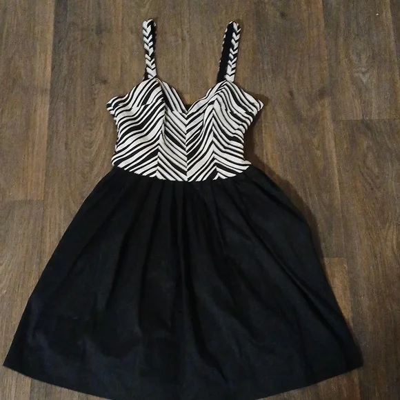 Betsey Johnson | Dresses | Betsey Johnson Pleated Ruched Stretchy Fit Flare  Dress | Poshmark